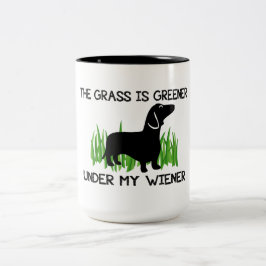 Caneca De Café Em Dois Tons A grama é mais verde sob meu cachorro quente do
