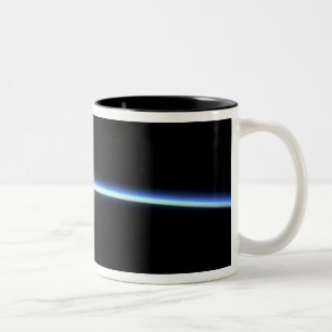 Caneca De Café Em Dois Tons A linha fina da atmosfera de terra 2