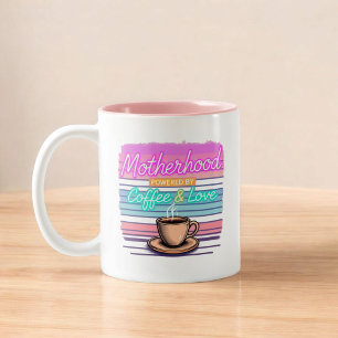 Caneca De Café Em Dois Tons A maternidade corre no café e no amor   Mãe Engraç