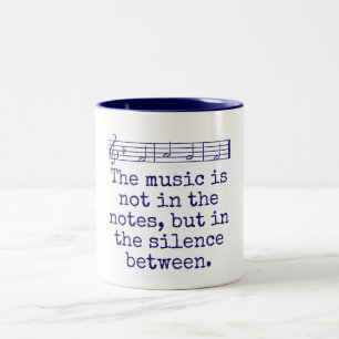 Caneca De Café Em Dois Tons A Música Não Está Nas Notas - Citação Musical