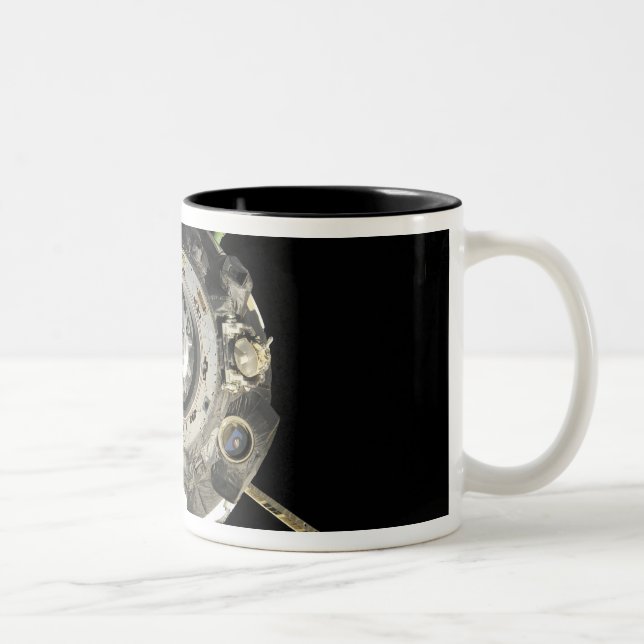 Caneca De Café Em Dois Tons A nave Soyuz TMA-17 (Direita)