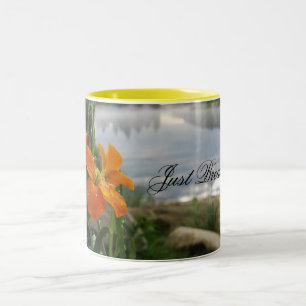 Caneca De Café Em Dois Tons A névoa do amanhecer, apenas respira
