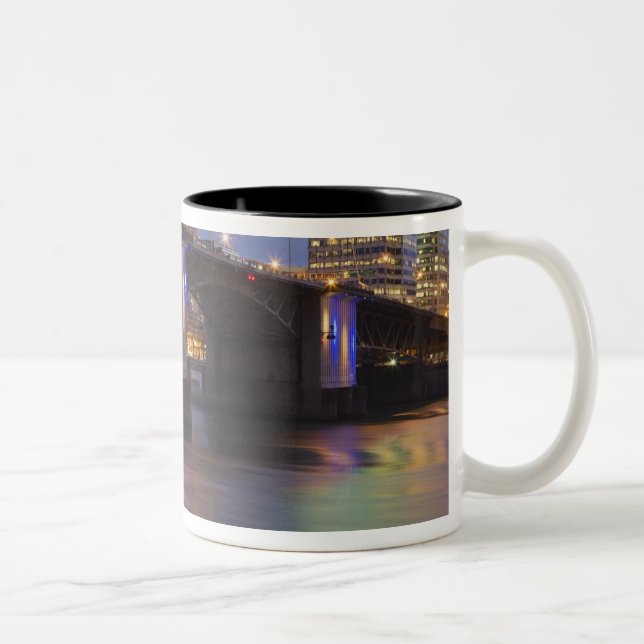 Caneca De Café Em Dois Tons A ponte Morrison sobre o rio Willamette (Direita)