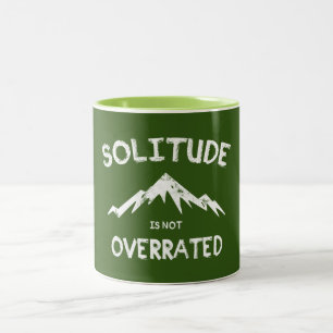 Caneca De Café Em Dois Tons A solidão não é avaliada em excesso