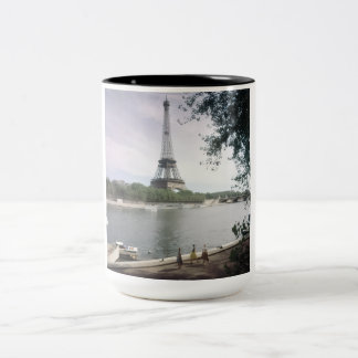 Caneca De Café Em Dois Tons A Torre Eiffel. Paris, cerca de 1960.