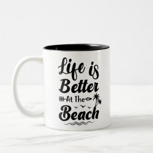 Caneca De Café Em Dois Tons A vida é melhor na cotação da praia