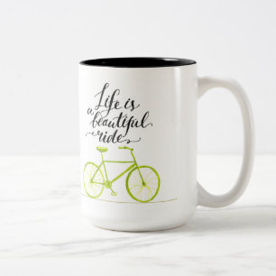 Caneca De Café Em Dois Tons A vida é um verde limão bonito do passeio