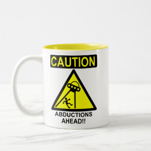 Caneca De Café Em Dois Tons Abducções do cuidado adiante!!