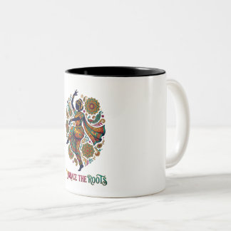 Caneca De Café Em Dois Tons Abraçar a Dança das Raízes