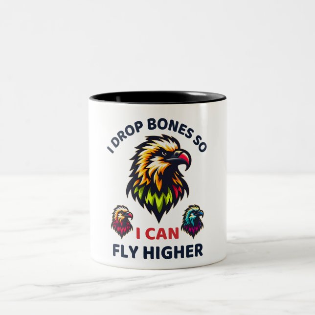 Caneca De Café Em Dois Tons Abutre-barbudo-simbolizando força e raridade (Centro)