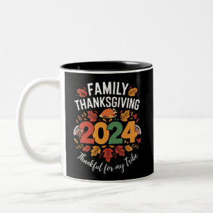 Caneca De Café Em Dois Tons Ação de Graças em Família 2024 Agradecido Por Minh