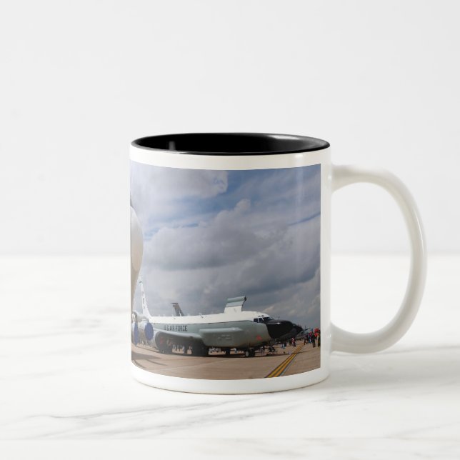 Caneca De Café Em Dois Tons Aeronave conjunta RC-135V/W (Direita)