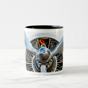 Caneca De Café Em Dois Tons Aeronave Douglas DC-3. Hélice