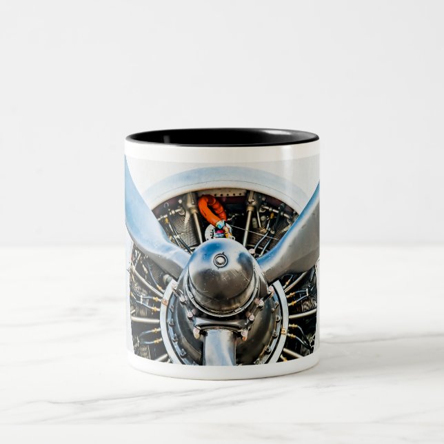 Caneca De Café Em Dois Tons Aeronave Douglas DC-3. Hélice (Centro)