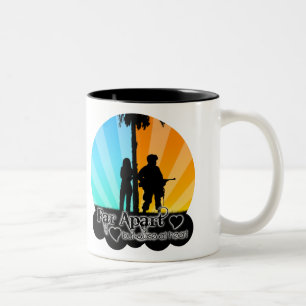 Caneca De Café Em Dois Tons Afastadas