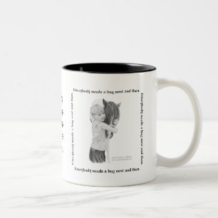 Caneca De Café Em Dois Tons Agrida, todos precisa um abraço agora e então