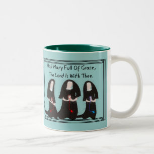 Caneca De Café Em Dois Tons Ajoelhamento da "cheio de três freiras de Mary