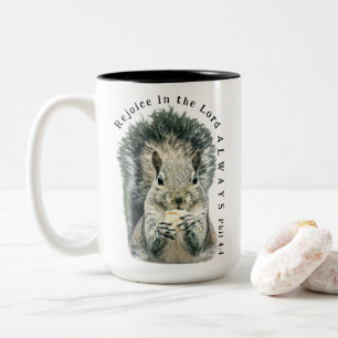 Caneca De Café Em Dois Tons Alegre-se no Senhor Sempre Esquilo Fofo Cristão