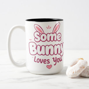 Caneca De Café Em Dois Tons Algum Coelhinho Ama Você Tipografia Rosa de Páscoa