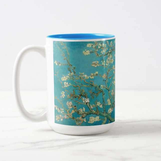 Caneca De Café Em Dois Tons Almond Blossom, 1890, por Vincent van Gogh (Esquerda)
