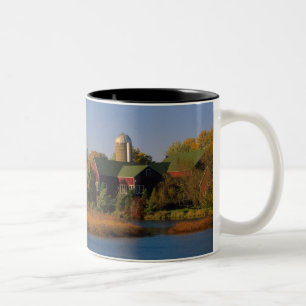 Caneca De Café Em Dois Tons América do Norte, EUA, Wisconsin. Celeiro Vermelho