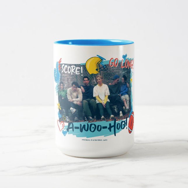 Caneca De Café Em Dois Tons AMIGOS™ | Jogo de futebol (Centro)