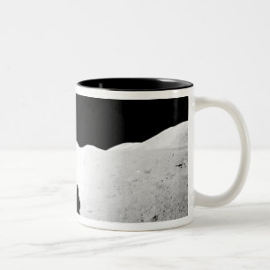 Caneca De Café Em Dois Tons Apollo 17 panorama montado 2