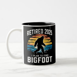 Caneca De Café Em Dois Tons Aposentado em 2025 Planejo Encontrar o Pé Grande A