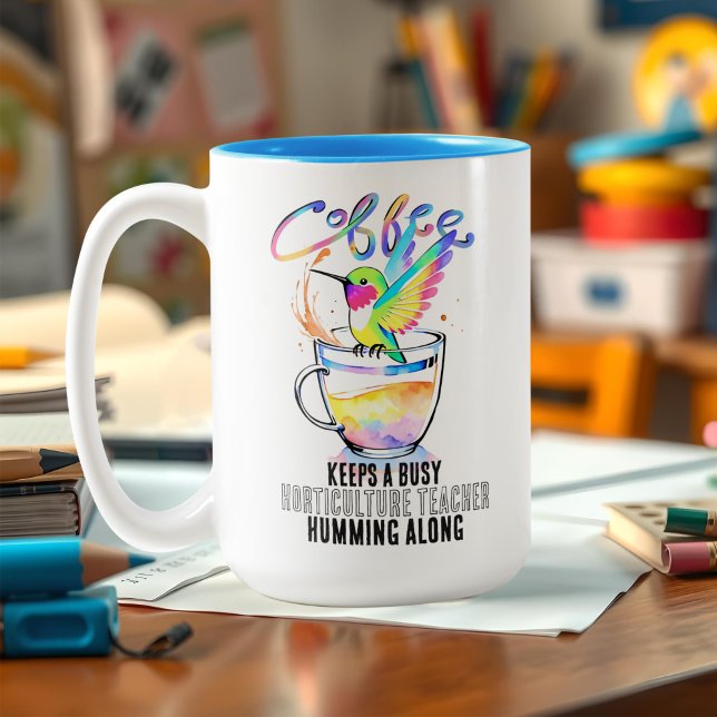 Caneca De Café Em Dois Tons Aquarela Hummingbird e café Professor ocupado (Personalized teacher appreciation coffee mug with cute watercolor hummingbird pun: Add any job title)