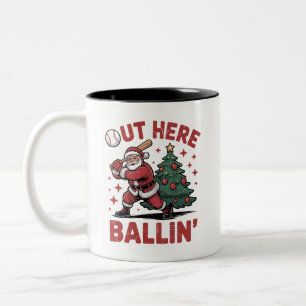 Caneca De Café Em Dois Tons Aqui fora Santa jogando baseball de Natal