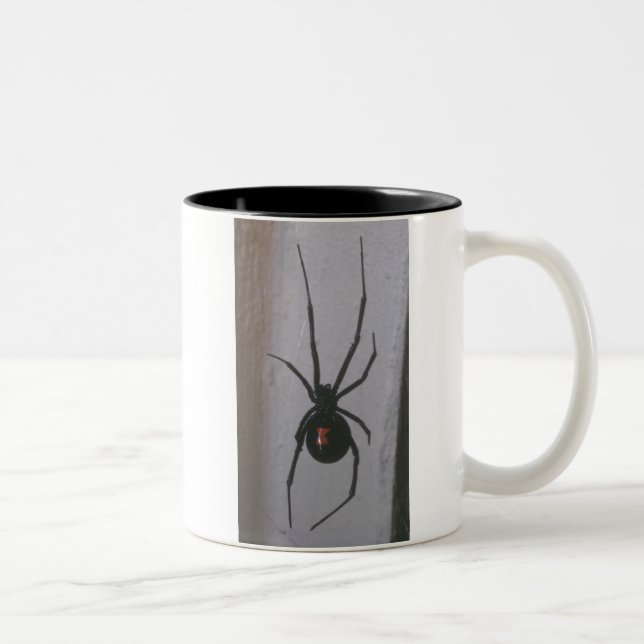 Caneca De Café Em Dois Tons Aranha da viúva negra (Direita)
