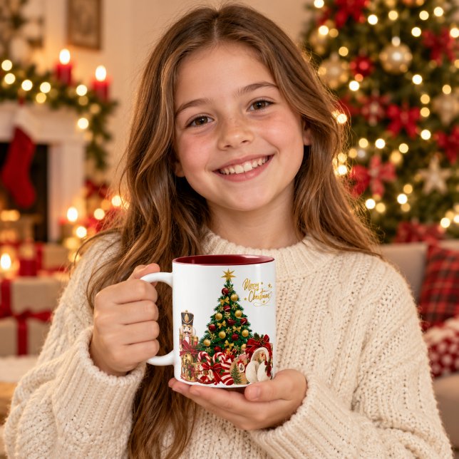 Caneca De Café Em Dois Tons Árvore de Natal e Presentes (Criador carregado)