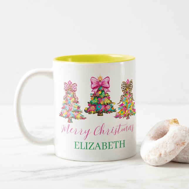 Caneca De Café Em Dois Tons Árvores de Natal Rosa e Verde Préppy (Com Donut)