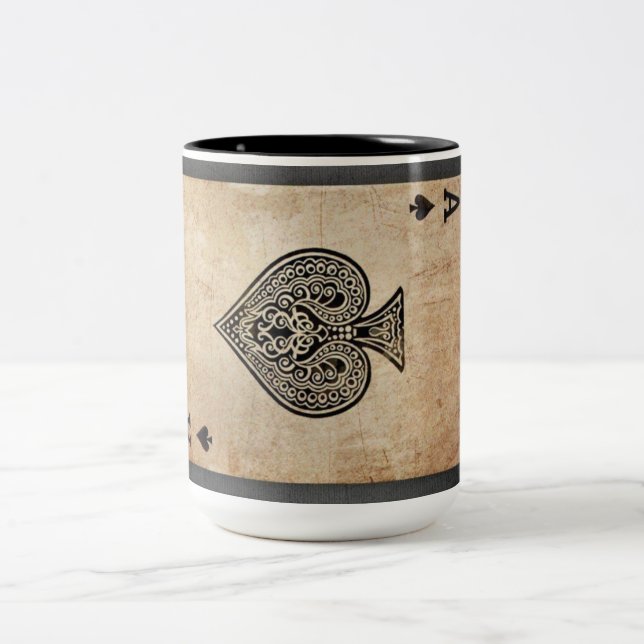 Caneca De Café Em Dois Tons Ás de travesseiro decorativo de espadas (Centro)