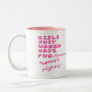 Caneca De Café Em Dois Tons AS MENINAS APENAS QUEREM TER direitos humanos