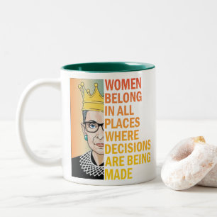Caneca De Café Em Dois Tons As mulheres pertencem a todos os lugares onde as d