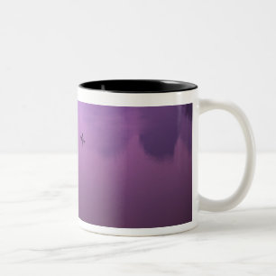 Caneca De Café Em Dois Tons Ásia, China, Guanxi, Yangshou. Pescadores em janga