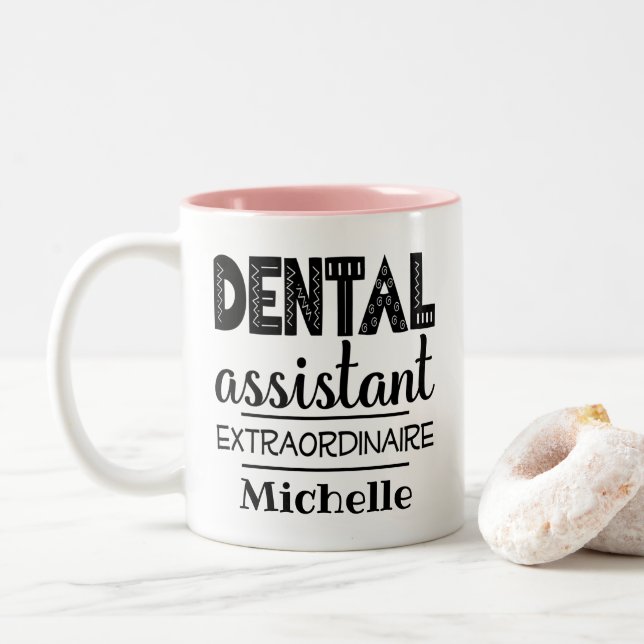 Caneca De Café Em Dois Tons Assistente Dental Personalizado (Com Donut)