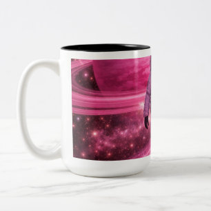 Caneca De Café Em Dois Tons Astronauta Caminhando sobre Anéis Cor-de-Rosa