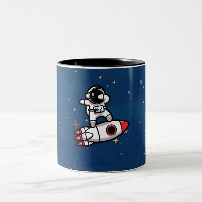 Caneca De Café Em Dois Tons Astronauta legal No Foguete (Centro)