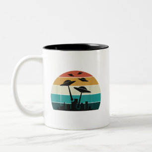 Caneca De Café Em Dois Tons Ataque OVNI Retroativo Sunset - Legal Molho Voador