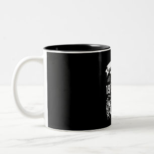 Caneca De Café Em Dois Tons August Gift   1959 Nascimento Das Legendas