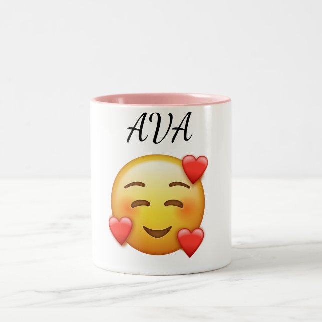 Caneca De Café Em Dois Tons Ava Personalized Mug with Hearts Emoji (Centro)