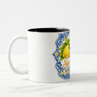 Caneca De Café Em Dois Tons Azulejo Mediterrâneo de Limão – Arte em Aquarela c