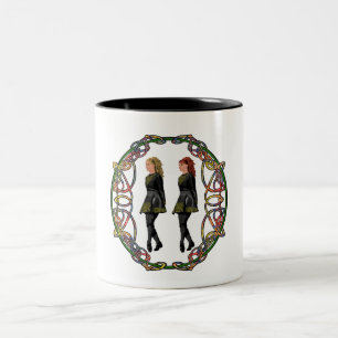 Caneca De Café Em Dois Tons Bailarinos Irlandeses em Cercadura de Nós Celtas