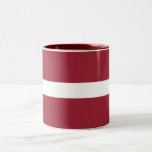 Caneca De Café Em Dois Tons Bandeira da Letônia<br><div class="desc">Bandeira patriótica da Letônia.</div>