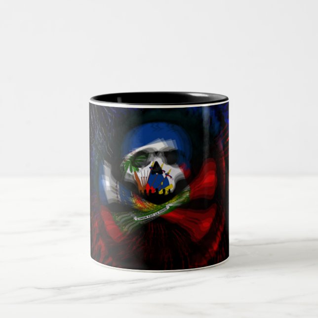 Caneca De Café Em Dois Tons Bandeira de pirata haitiana (Centro)