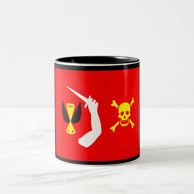 Caneca De Café Em Dois Tons Bandeira de pirata temperamental de Christopher (Centro)