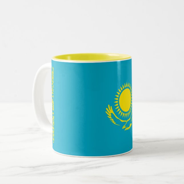 Caneca De Café Em Dois Tons Bandeira do Cazaquistão (Frente Esquerda)