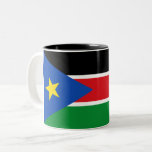 Caneca De Café Em Dois Tons Bandeira do Sudão do Sul (África)<br><div class="desc">Esta design apresenta a bandeira nacional do Sudão do Sul (oficialmente conhecida como República do Sudão do Sul), que é um país sem litoral na África Central Oriental. O Sudão do Sul faz fronteira com a Etiópia a leste, o Sudão a norte, a República Centro-Africana a oeste, a República Democrática...</div>